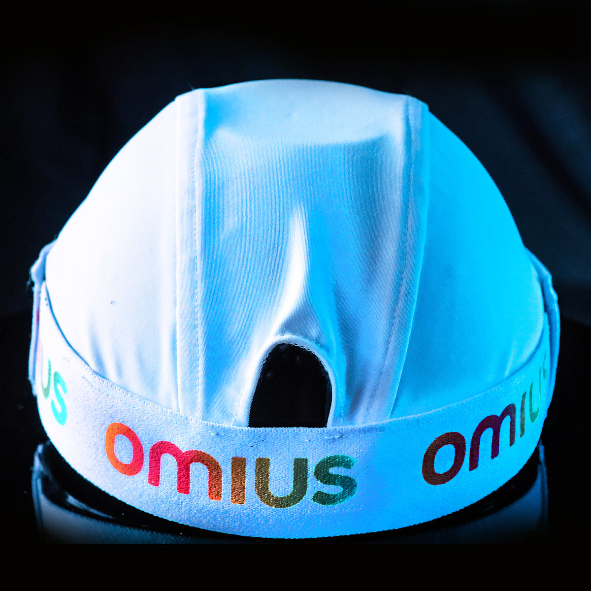Gorra con 20 piezas de enfriamiento / Cap with 20 cooling pieces - Omius